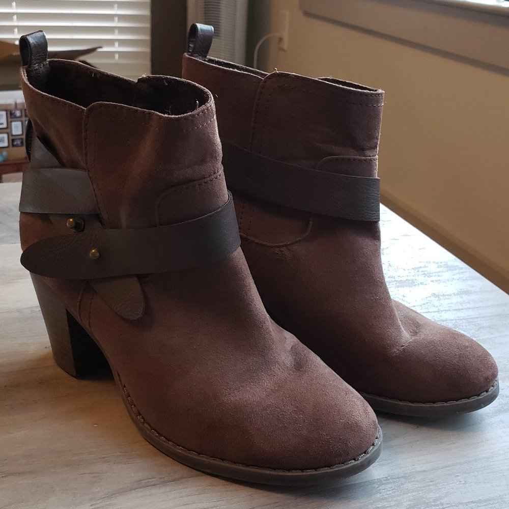 Old Navy Brown Heeled Boots with Strap